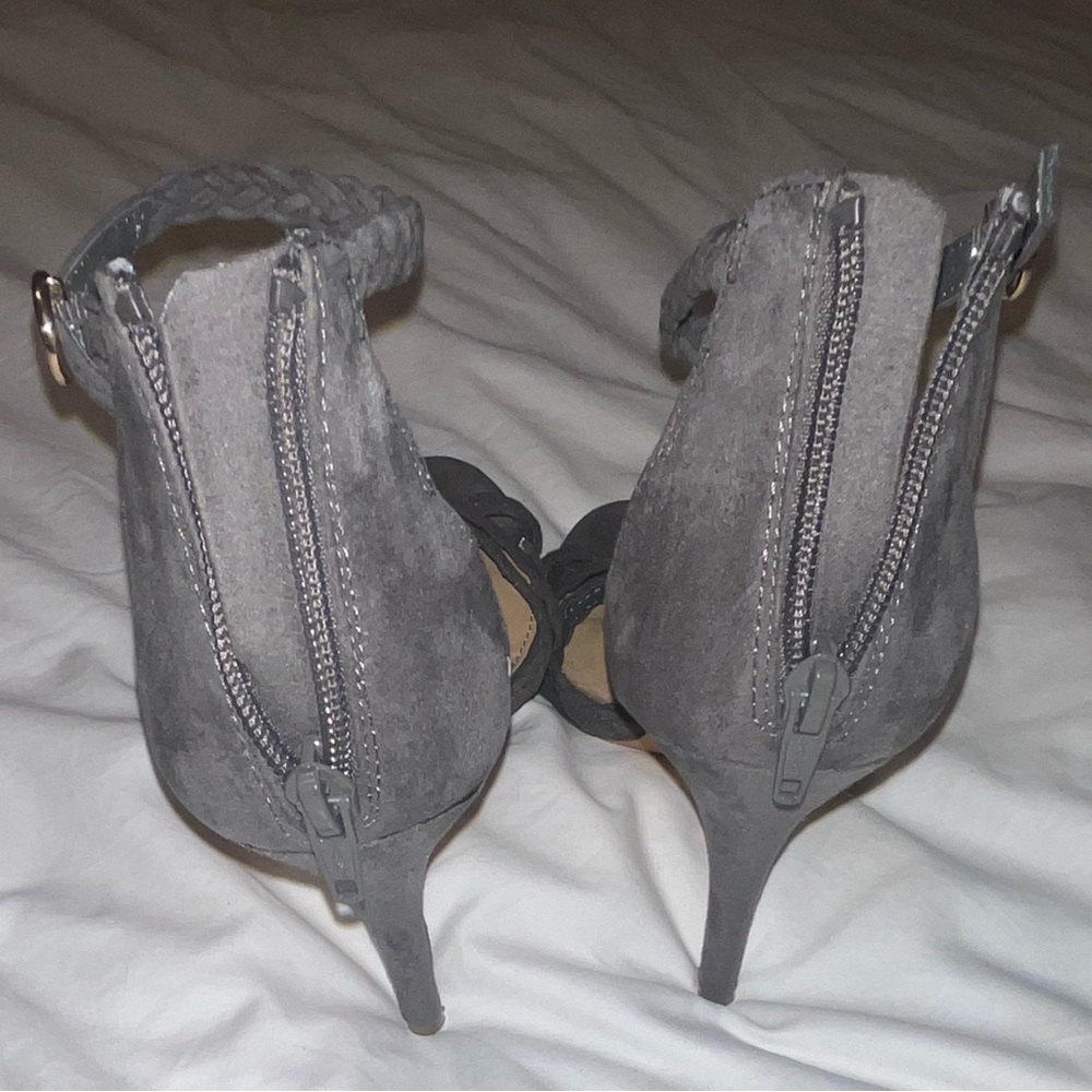 LC Lauren Conrad Pie Crust Braided Gray Suede Heel 7.5 - Picture 8 of 15